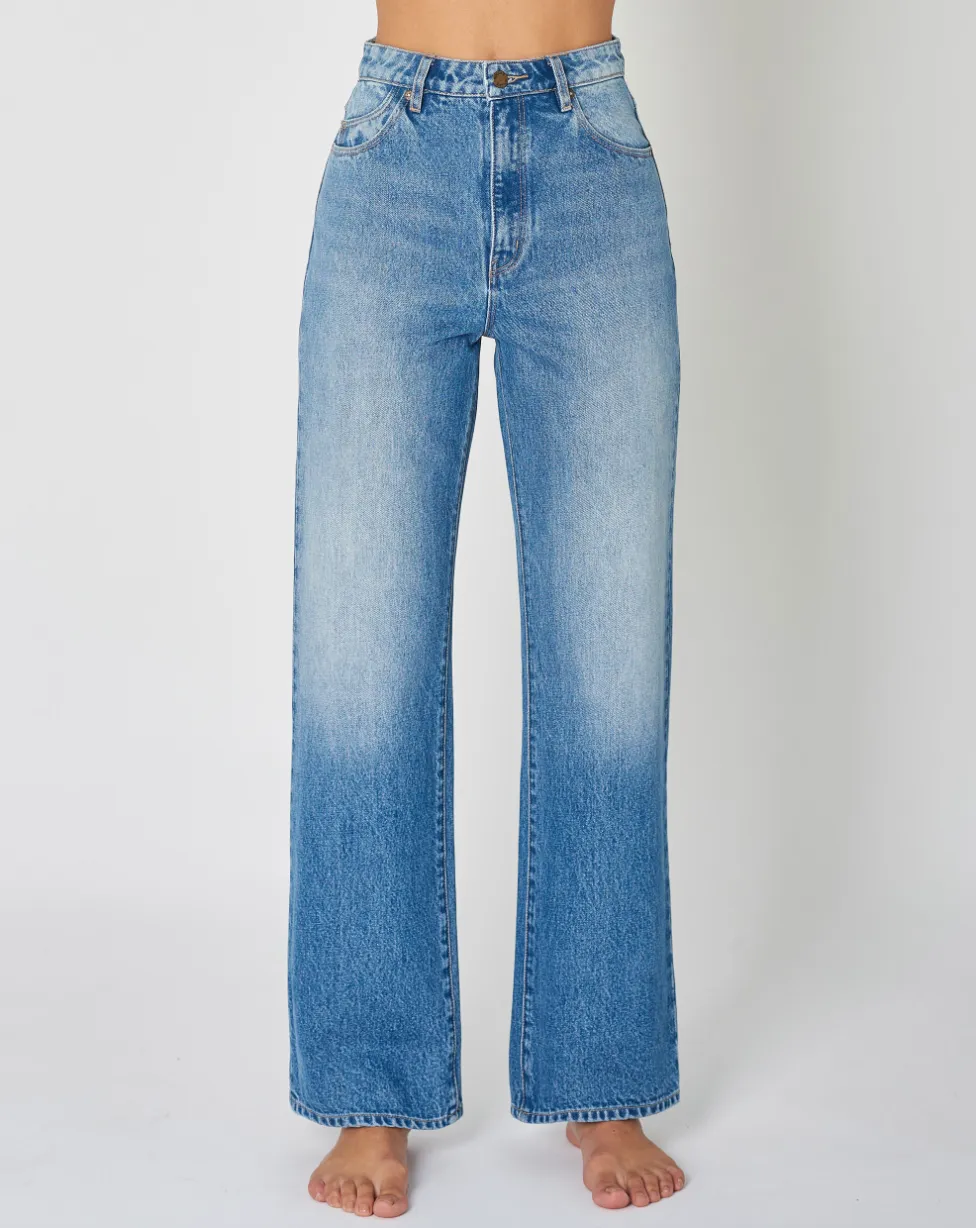 rolla's heidi straight jean - mid blue