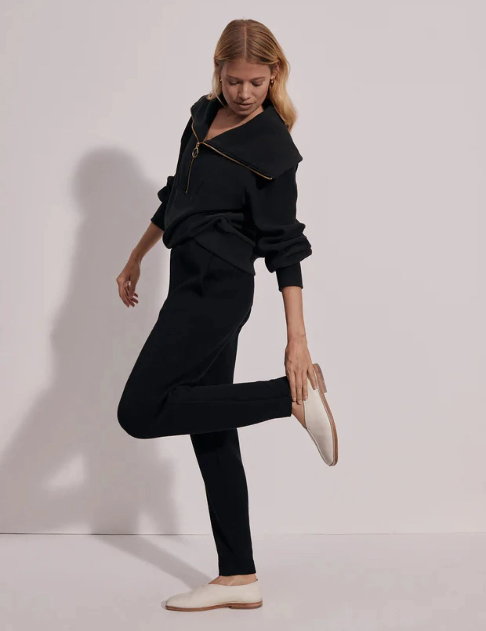 Vine Pullover - Black
