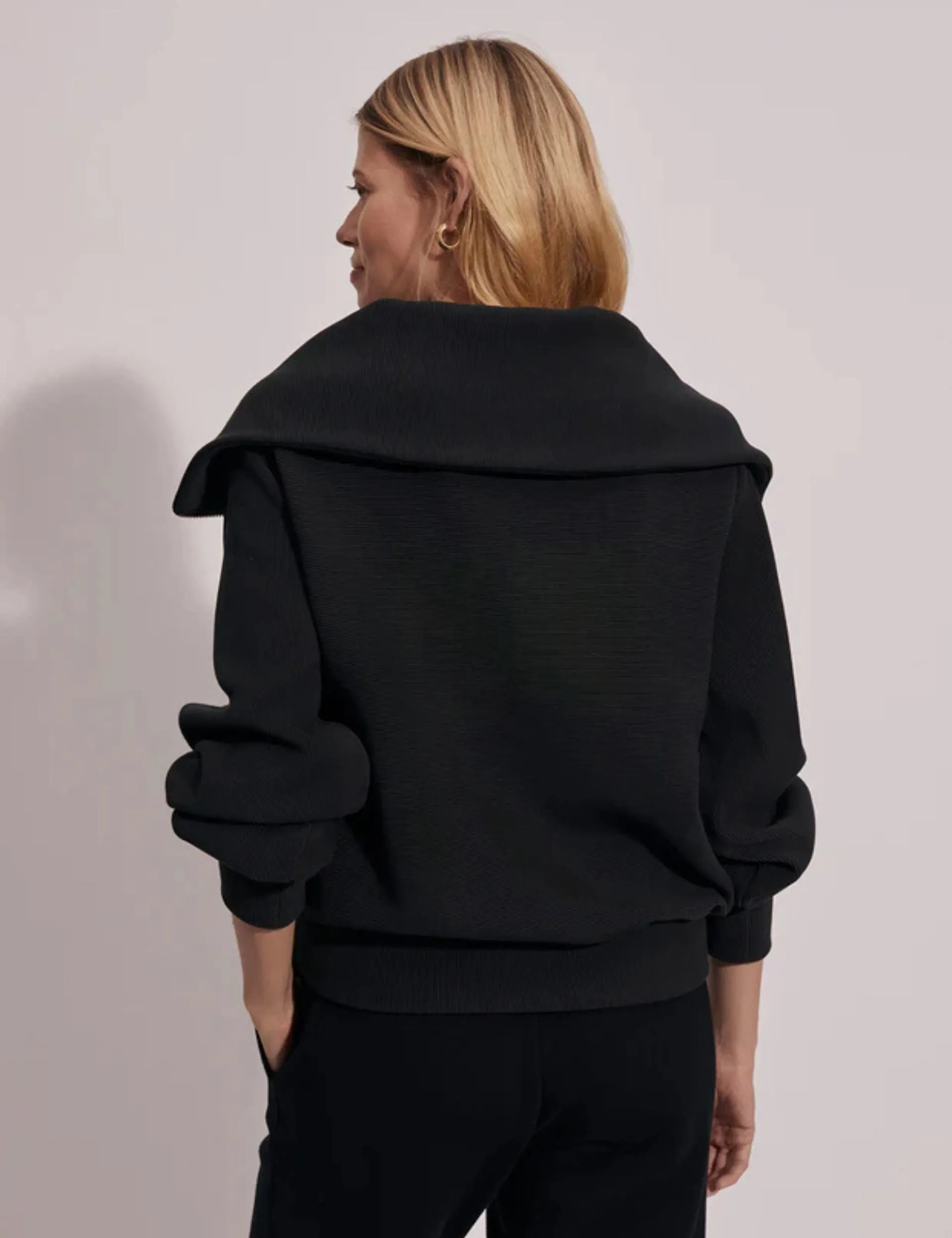 Vine Pullover - Black